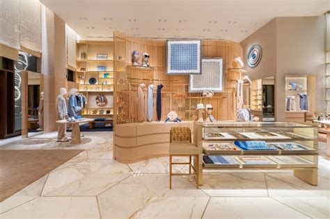 louis vuitton atlantis the royal photos